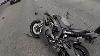 Biker Crashes Dans La Voiture Crashes Et Fermer Les Appels Moments De Moto 2023